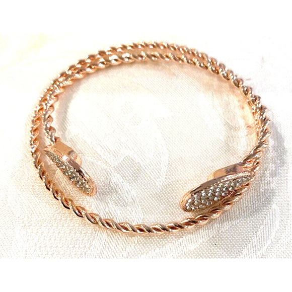 2 piece set twisted metal rose gold bracelet with teardrop design - Picture 4 of 4
